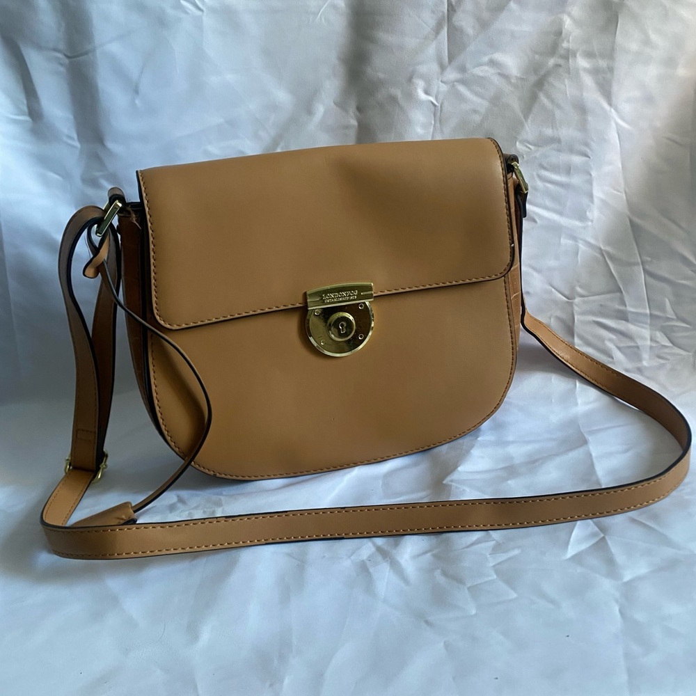London Fog Tan Beige Purse Shoulder Crossbody Handbag Snap Close Magnetic Gold